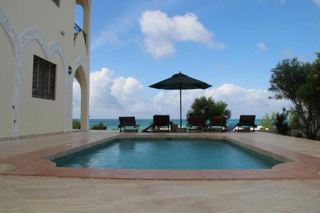 Bazén v ubytování Villa Serenity, Tanzania Unforgettable nebo v jeho okolí