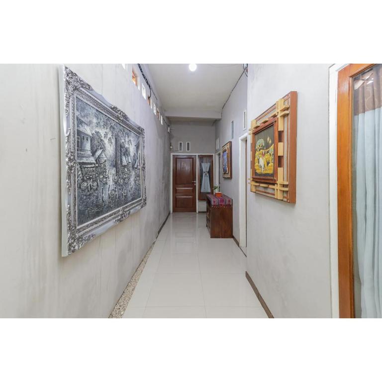 Fotografie z fotogalerie ubytování Reddoorz Syariah at House Of Melati Kepanjen v destinaci Malang