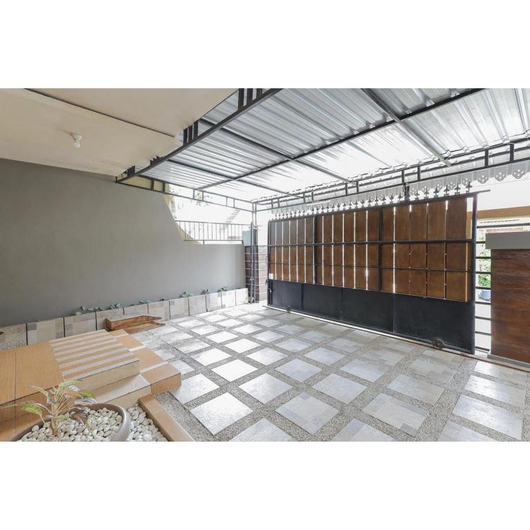Fotografie z fotogalerie ubytování Reddoorz Syariah at House Of Melati Kepanjen v destinaci Malang