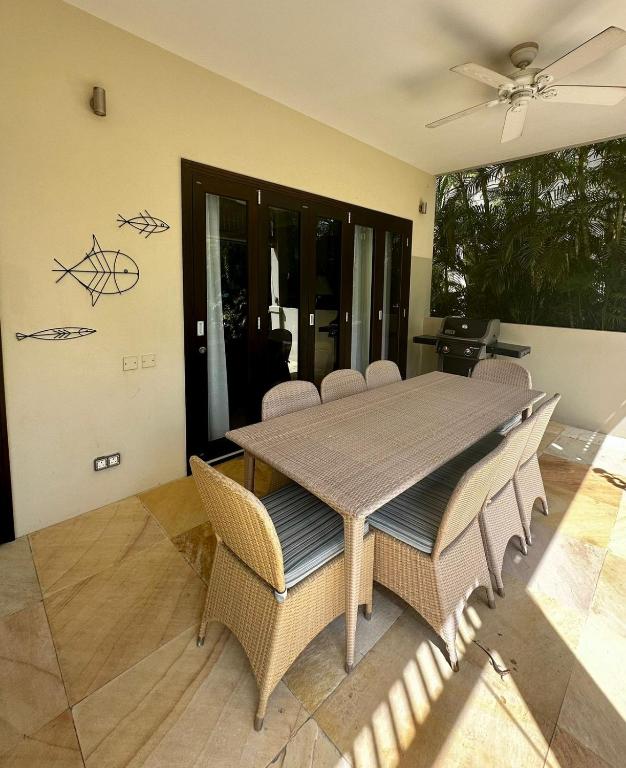 Fotografie z fotogalerie ubytování Eden Island Luxury Accommodation v destinaci Eden Island