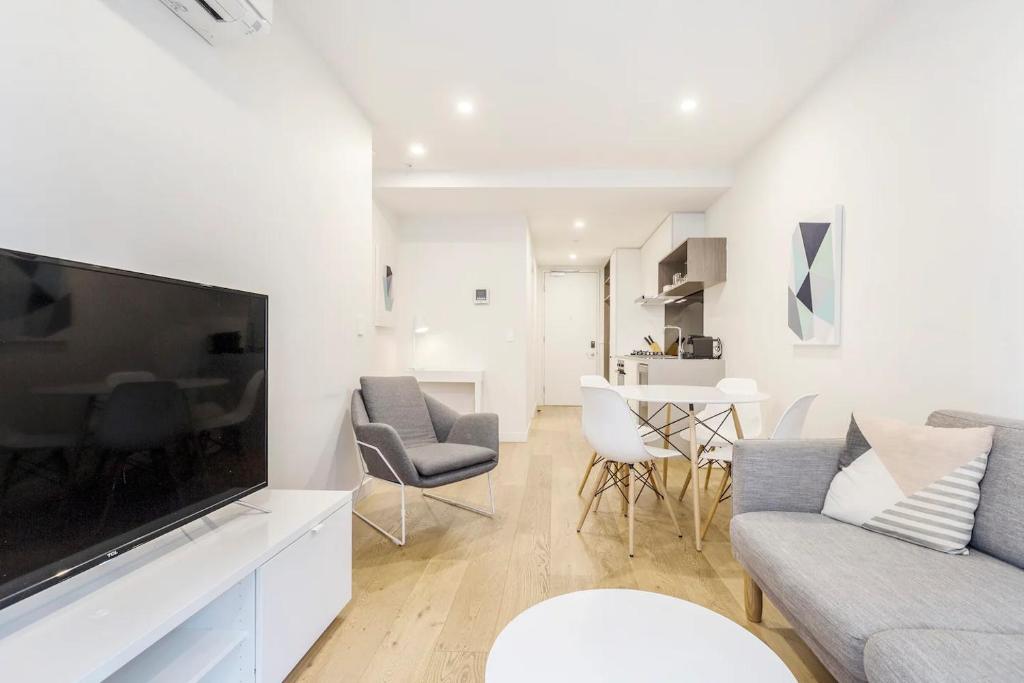 Executive Comfort Living Near La Trobe & RMIT Uni, Melbourne (updated prices 2024)