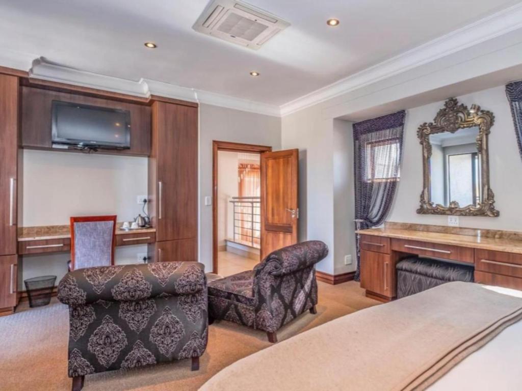 Fairview Manor - Executive King Room
