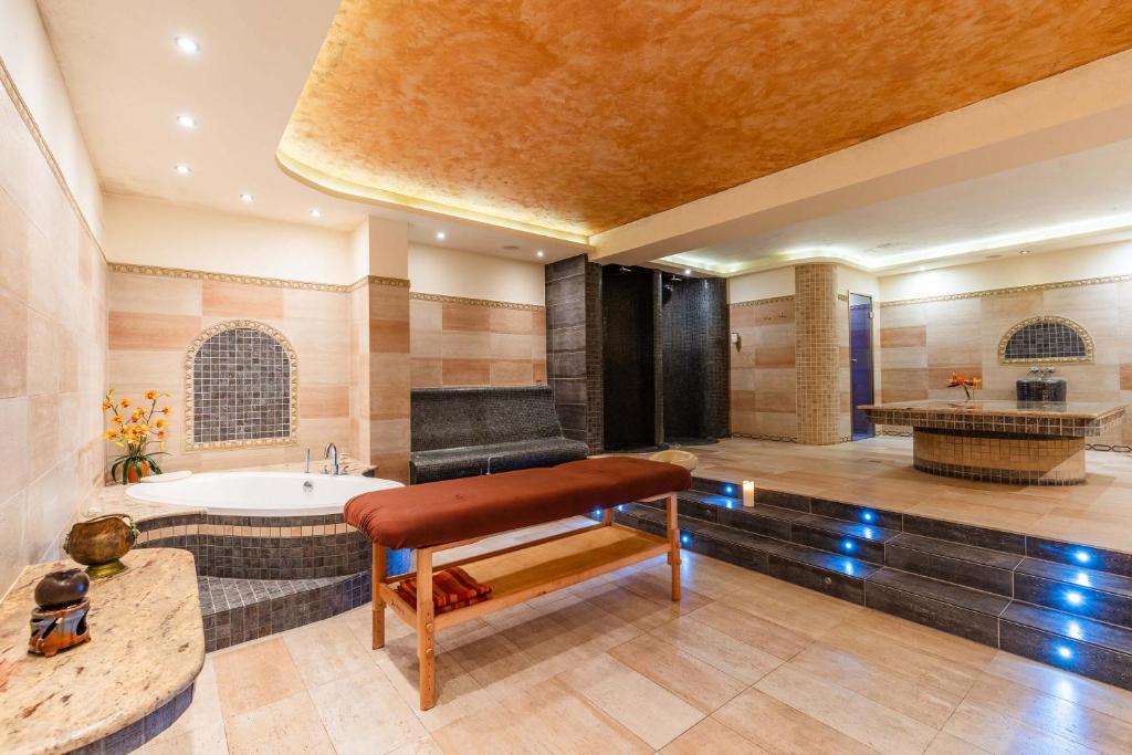 Posezení v ubytování Hotel Dziki Potok Karpacz Konferencje & SPA
