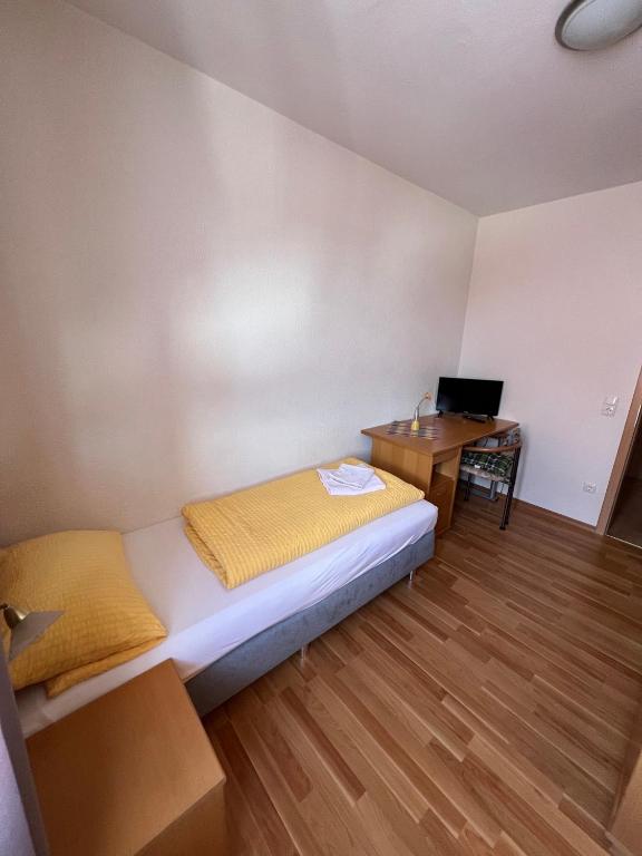 Gasthaus & Metzgerei Besenhardt - Habitación Individual Con Baño Privado