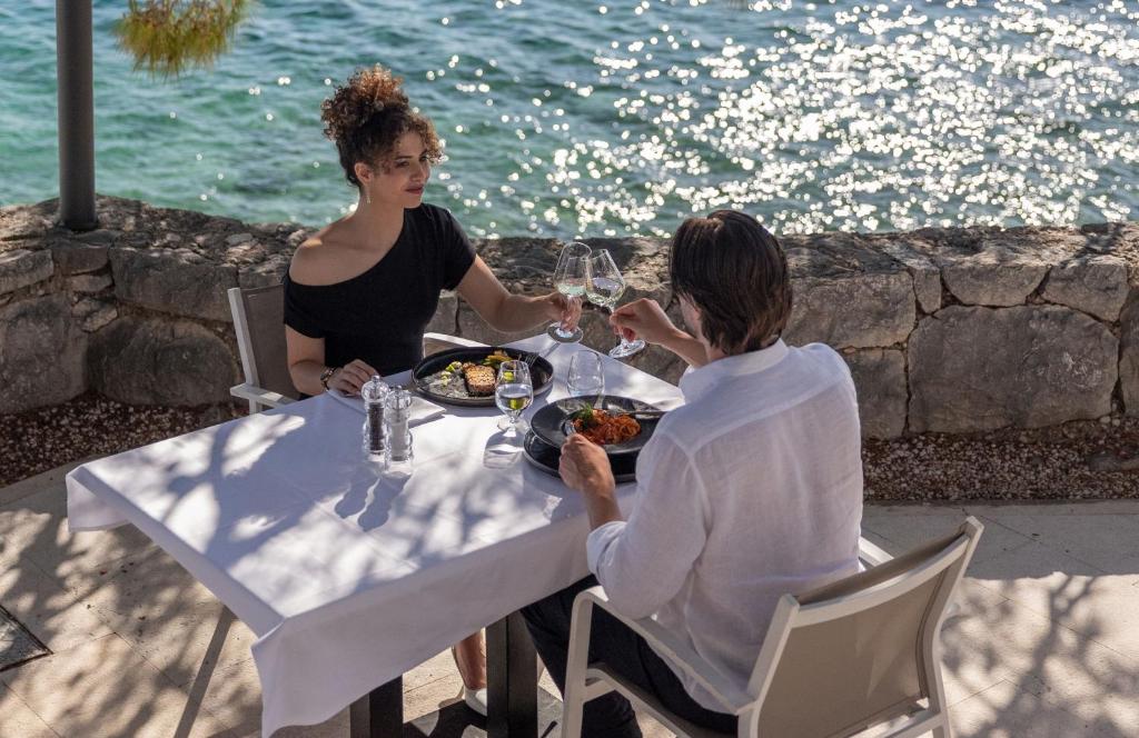 Hostia v ubytovaní Bluesun hotel Berulia