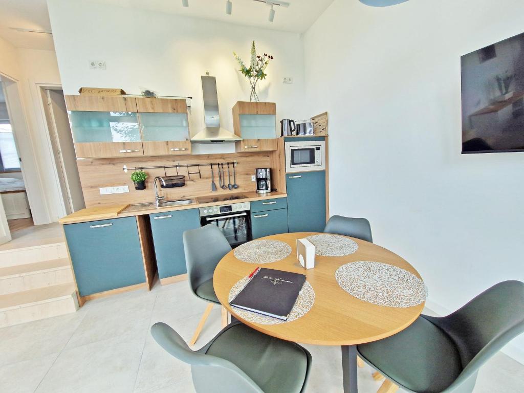 Kuchyň nebo kuchyňský kout v ubytování Villa Küstenperle, Meerblick-Appartements