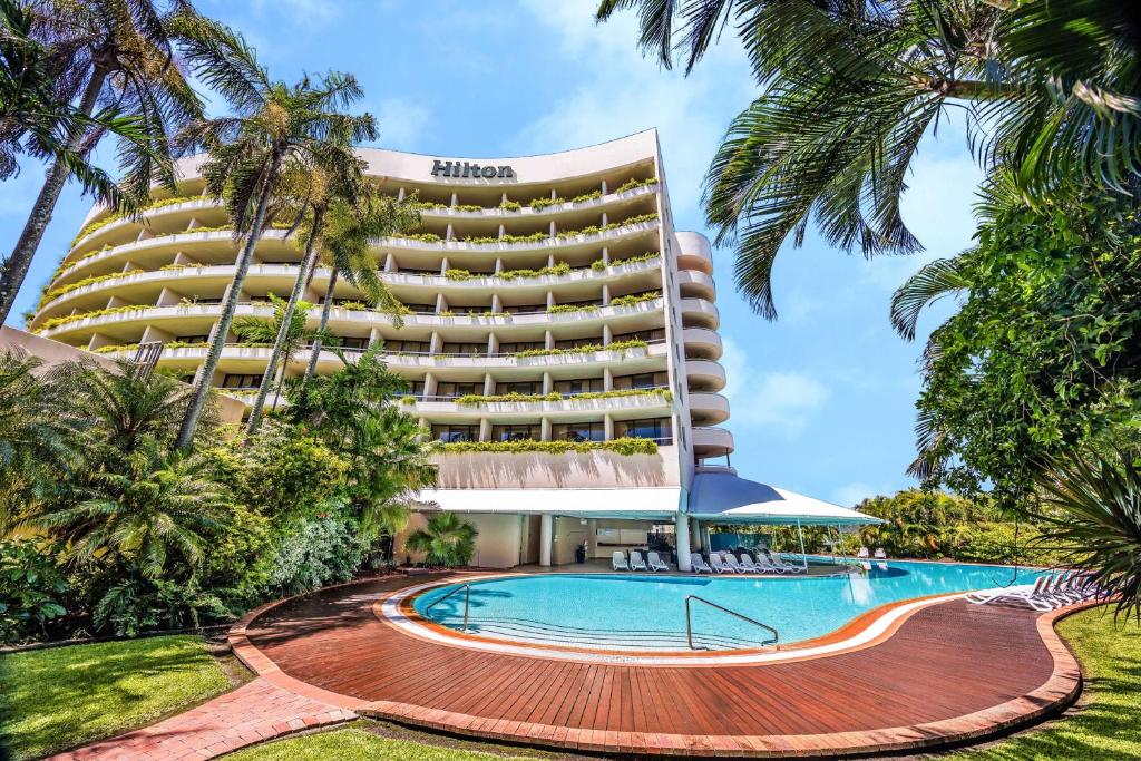 Bazén v ubytování Hilton Cairns nebo v jeho okolí