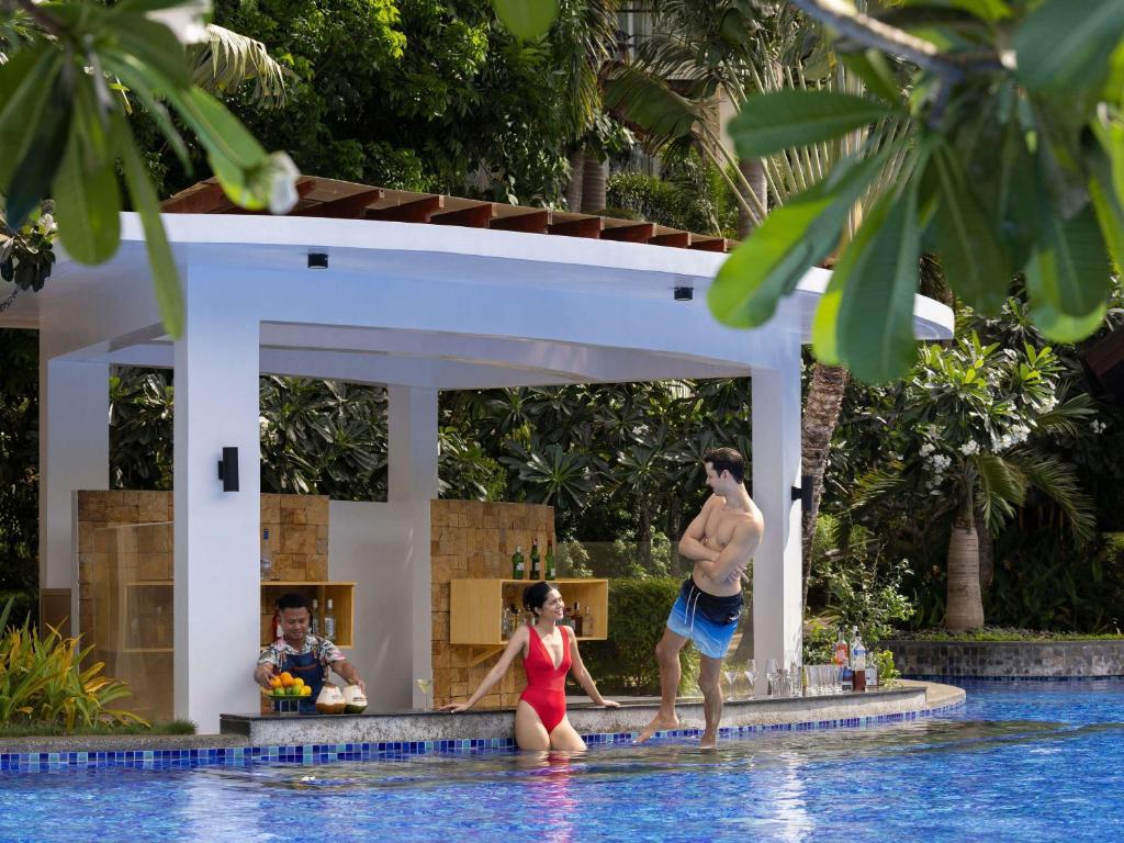 Bazén v ubytování Movenpick Resort & Spa Boracay nebo v jeho okolí