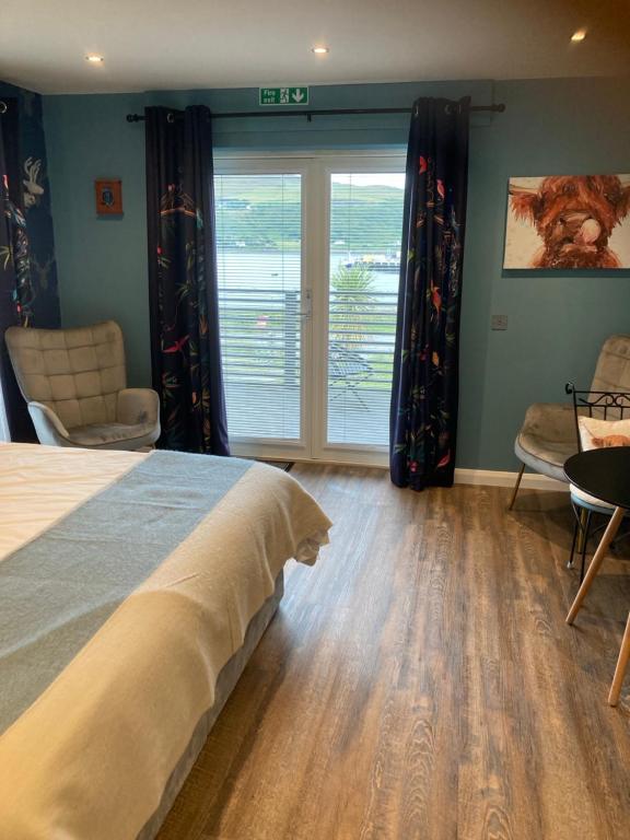 Postel nebo postele na pokoji v ubytování Skyefall Self Catering