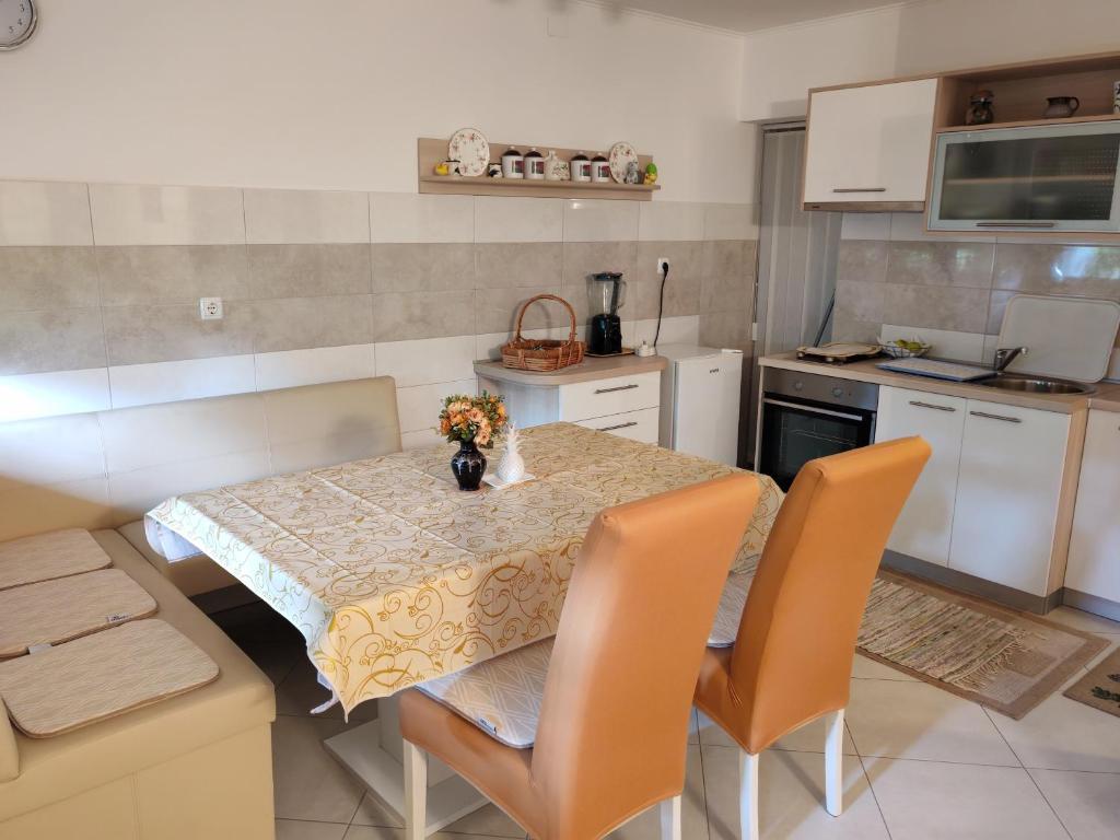 Køkken eller tekøkken på Apartman Ivana