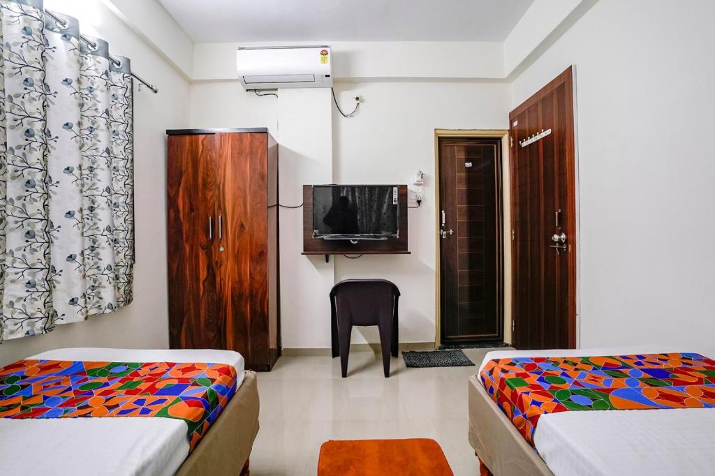 TV a/nebo společenská místnost v ubytování Hotel Comfort Caves