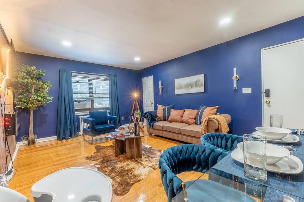 Posezení v ubytování 1BR DEEP Apts by American Dream, Sleeps 8