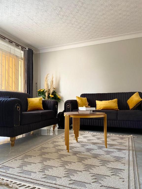 Χώρος καθιστικού στο Thee haven Boulevard