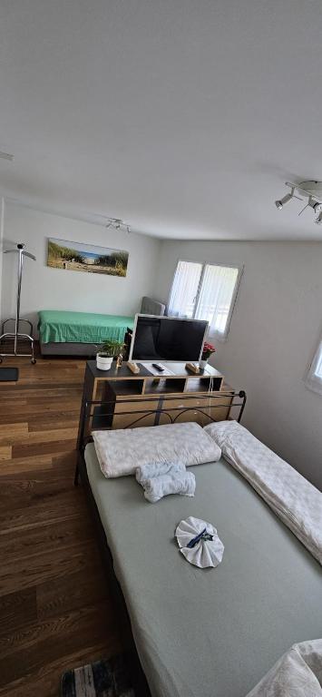 Postel nebo postele na pokoji v ubytování Private Etage 5 Min vom Bahnhof - Parken - Küche - Netflix