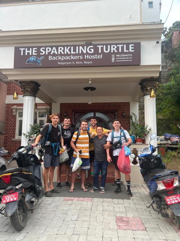 Tetamu yang menginap di The Sparkling Turtle Backpackers Hostel