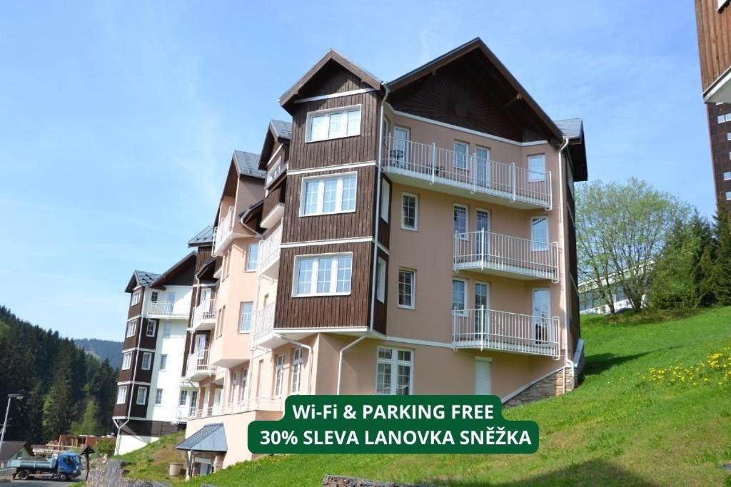 Budova, kde se apartmán nachází