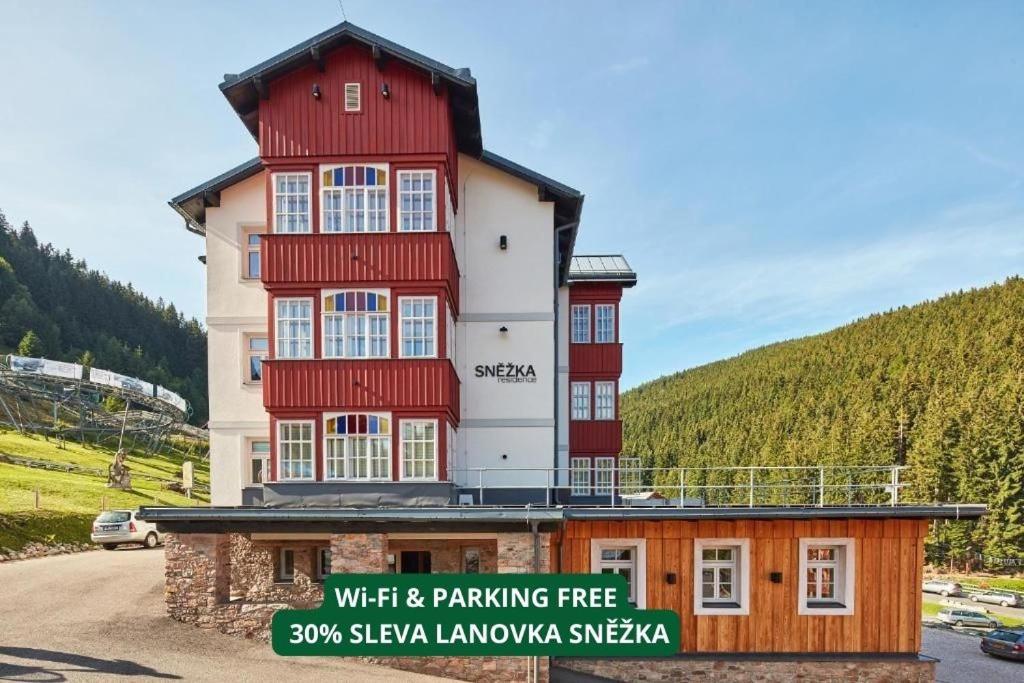 Výhľad na hory alebo výhľad na hory priamo z apartmánu
