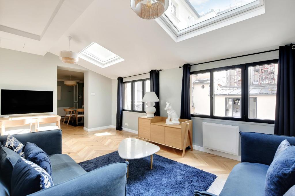 Pick A Flat's Apartments in Montmartre - Rue Lepic