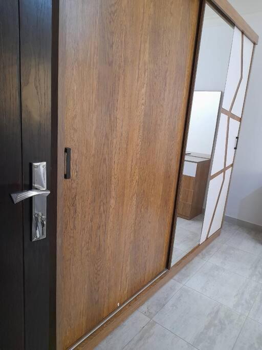 Fotografie z fotogalerie ubytování Lovely 3-Bedroom Apartment Maadi v Káhiře