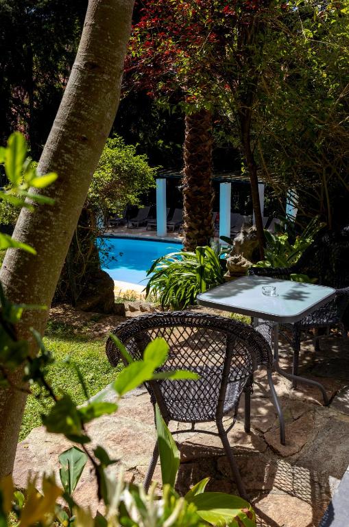 A piscina localizada em Casa Vela Boutique House ou nos arredores
