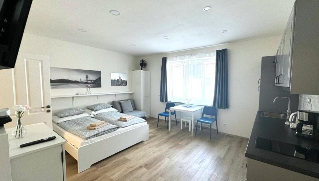 Hillside Studios - 9