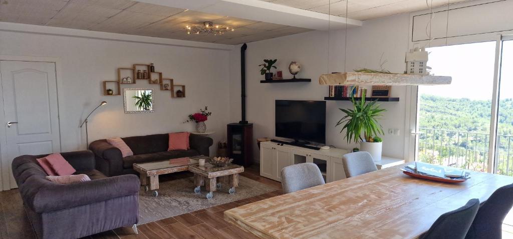 A seating area at Villa Contenta Canyelles