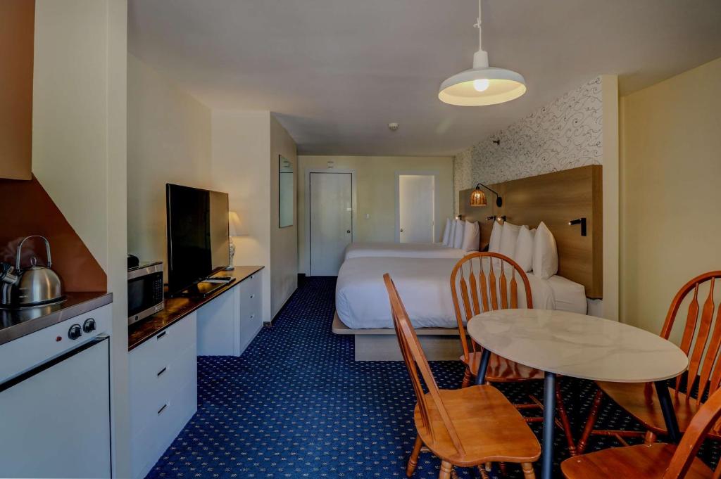 Aspinquid Resort - Sala Regina Con Balcone