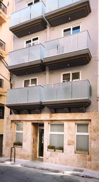 51HH Apartments - 17