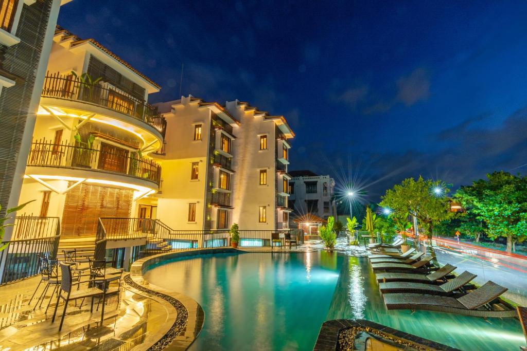 Bazén v ubytování Happy Life Memories Hoi An Hotel & Spa nebo v jeho okolí
