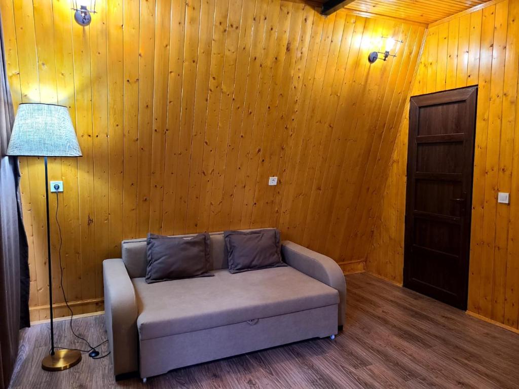 Istumisnurk majutusasutuses Diamond Cottages