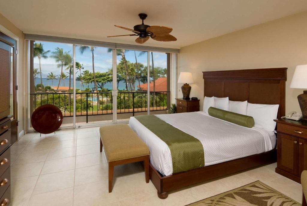 Postel nebo postele na pokoji v ubytování Aston Maui Kaanapali Villas