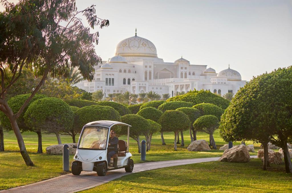 Zahrada ubytování Emirates Palace Mandarin Oriental, Abu Dhabi