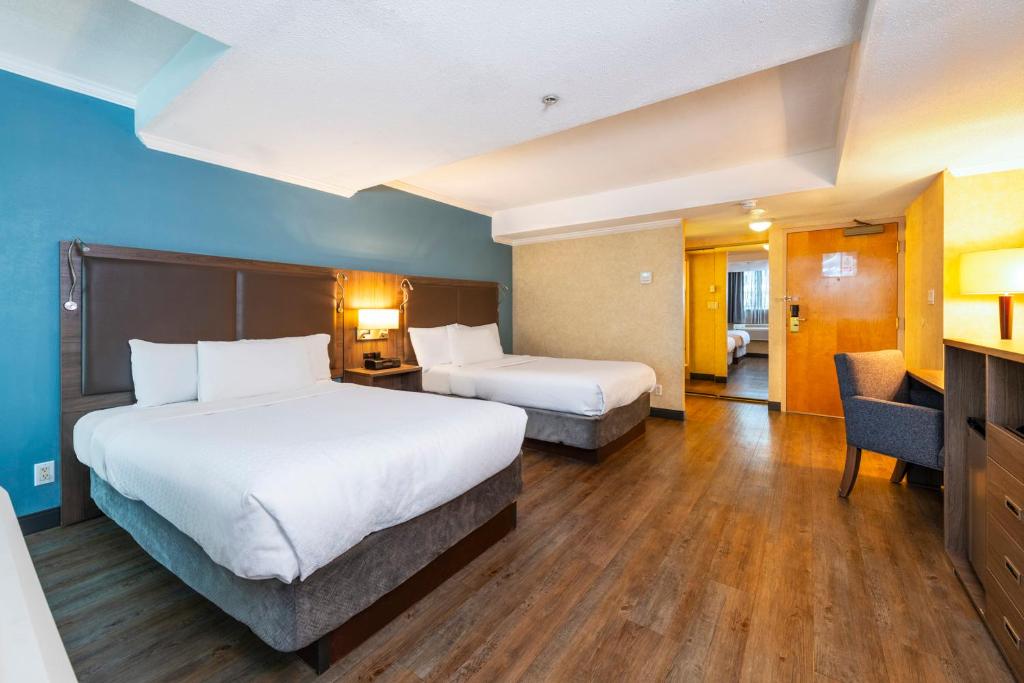 Grand Park Hotel & Suites Downtown Vancouver, Ascend Hotel Collection - Quadruple Room With Two Queen Beds - Non Smoking