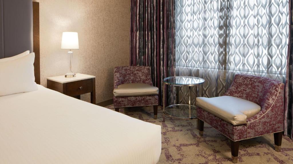 Silver Legacy Reno Resort Casino at THE ROW - Deluxe Room 1 King Non-Smoking