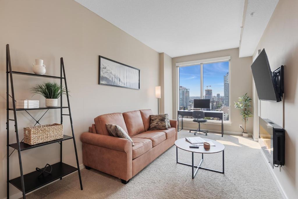 Photo inspiration: Condo Amenities In Luxe Building Downtown Reference: Heart Of Downtown Calgary Spacious Luxury Condo With Stunning Views