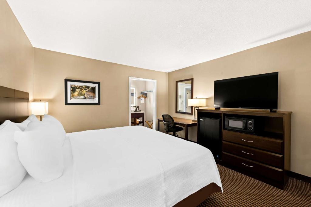 Best Western State Fair Inn - Room King Con Vista A La Piscina: No Fumar