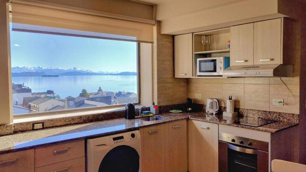 Η κουζίνα ή μικρή κουζίνα στο Skyview 440