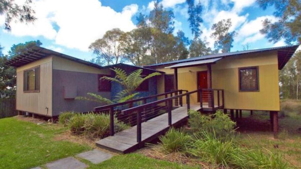 Το κτήριο όπου στεγάζεται  η παραθεριστική κατοικία