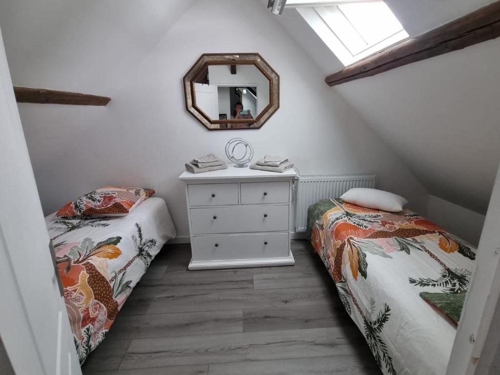 Chez IZZA Chambre au calme - Double Room With Private External Bathroom