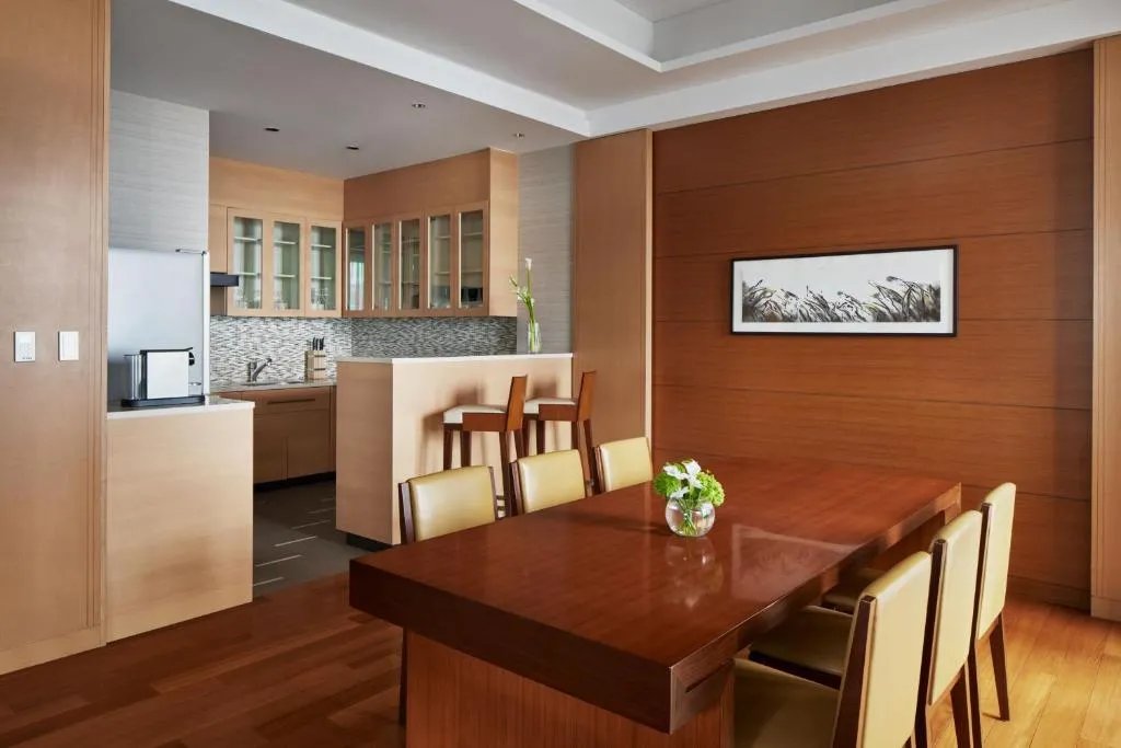 Three-Bedroom Residence - Top Floor