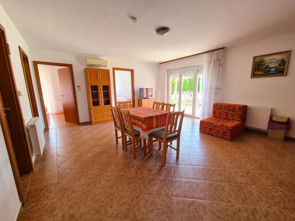 Posedenie v ubytovaní Ildiko Apartmanhaz