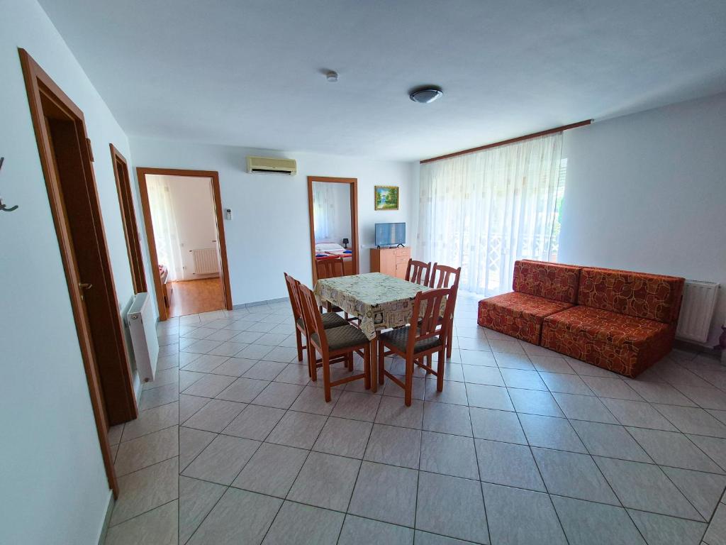 Posedenie v ubytovaní Ildiko Apartmanhaz
