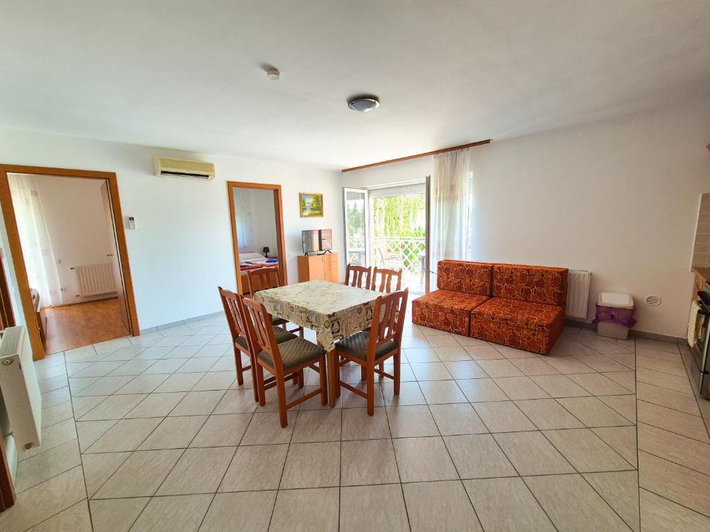 Posedenie v ubytovaní Ildiko Apartmanhaz