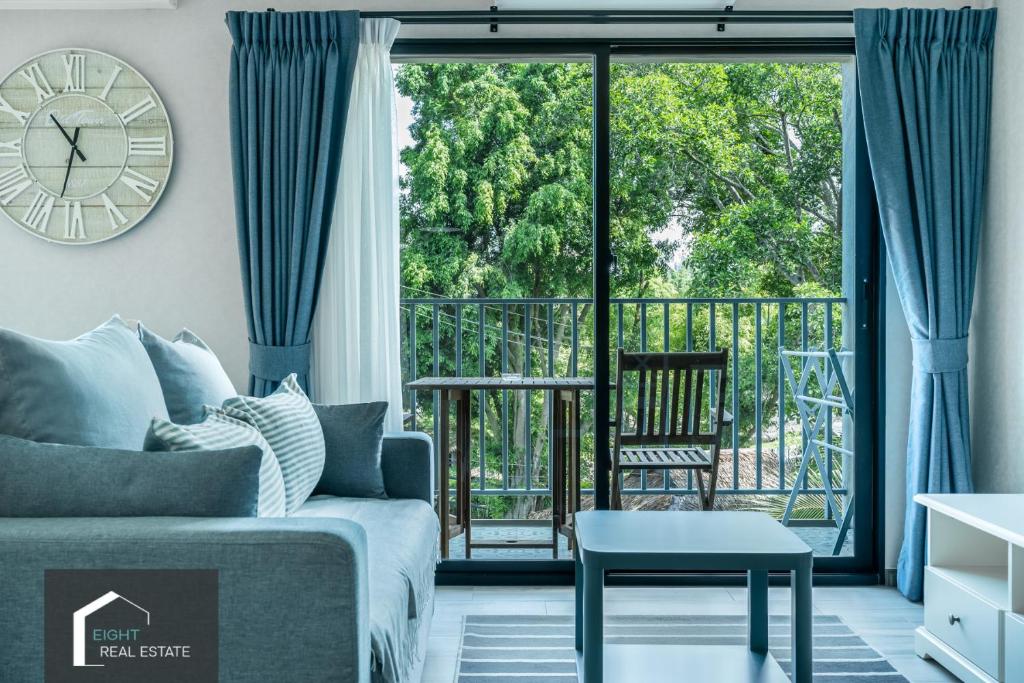 Posezení v ubytování Studio Apartment by the Sea E413