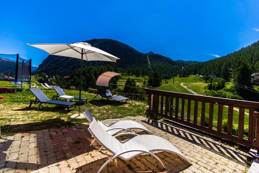 Nespecifikovaný výhled na hory nebo výhled na hory při pohledu z hotelu
