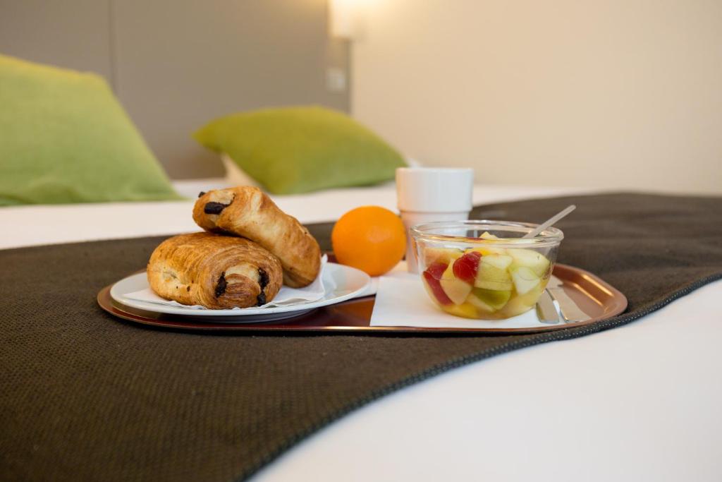 Op&#x21B;iuni de mic dejun disponibile oaspe&#x21B;ilor de la Hotel inn Design Laval