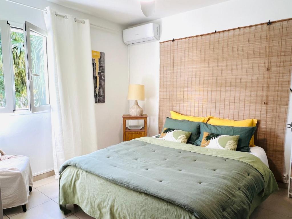 Villa Ti MoOn, Piscine et Jaccuzi, idéalement situé, Sud Réunion - Habitación Doble Con Vistas Al Jardín