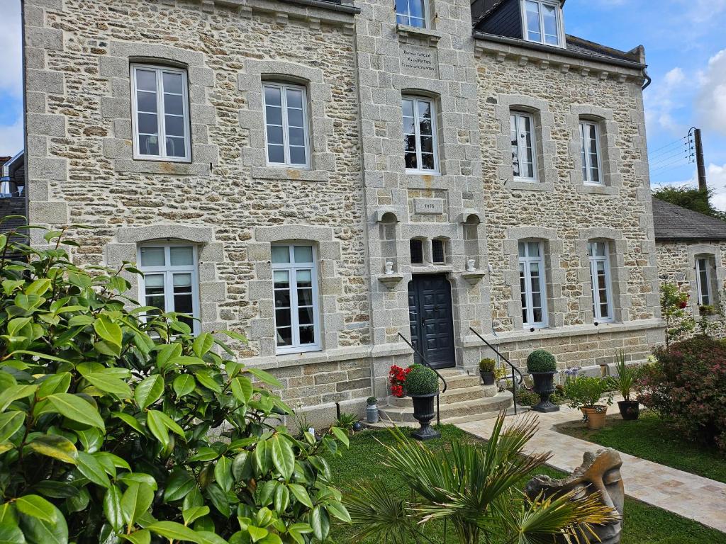 Κήπος έξω από το GÎTE Le Parisien Appartement privé en Duplex avec accès jacuzzi à 10min des plages