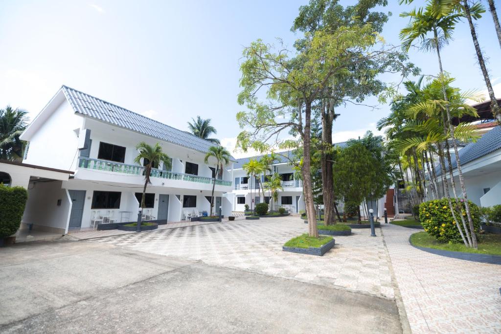 The coconut nanai resort - Resim 24