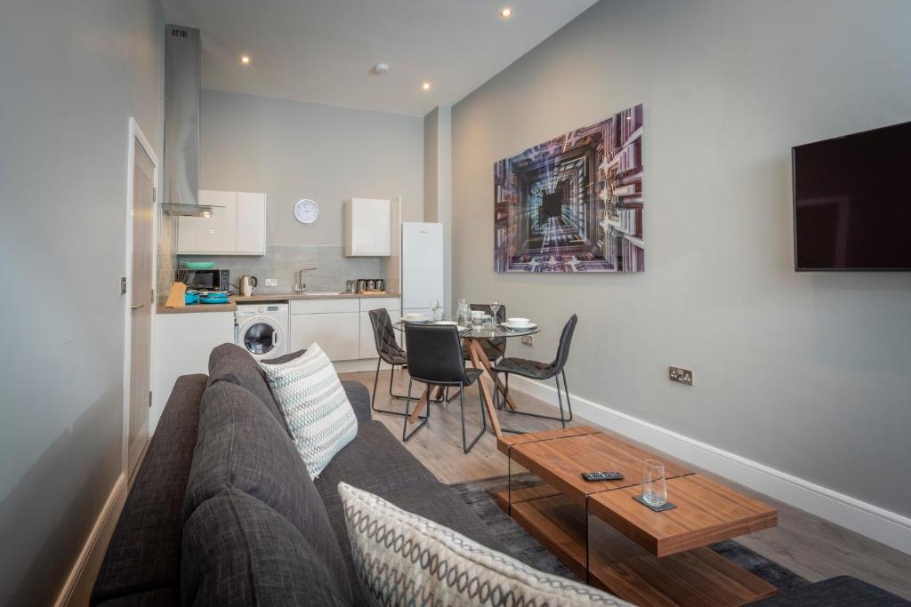 Gordon Moon Suites Bolton Centre Apartments - Appartement Met één Slaapkamer